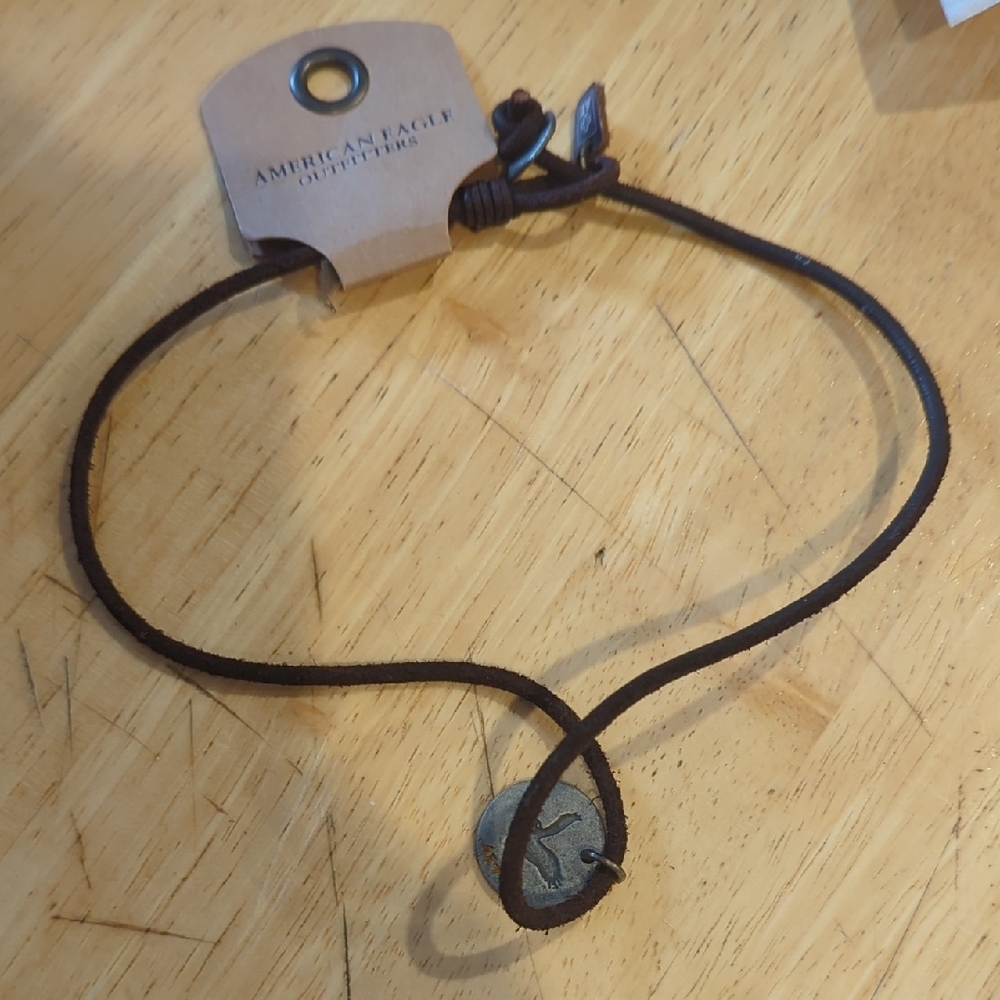 Vintage Hollister Black and Silver Pendant Necklace - Picture 3 of 4